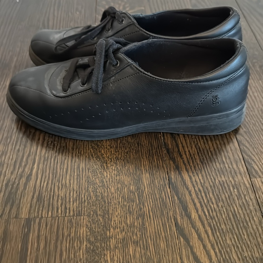 🔴🔴 Grasshoppers Black Faux Leather Shoes Womens Size 9.5 Casual Low Sneakers